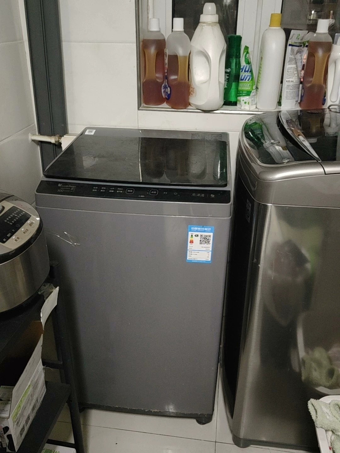 小天鹅洗衣机 8kg波轮 在保修期 京东官方旗舰店购买 实际使用年限大概2年 去年购入大的了就没怎么用了 去年做了保养清洁 购入大的了所以出闲置 不是二手贩子，